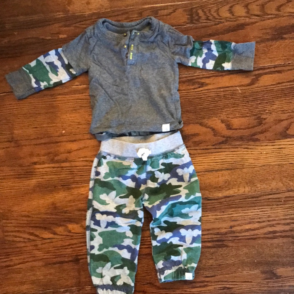 Camo Burt’s bees outfit.